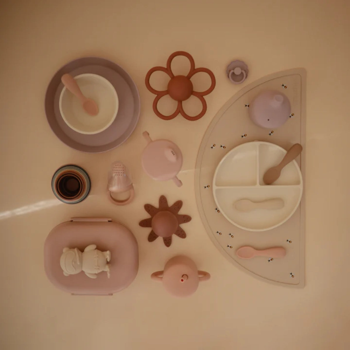 Copo de Treinamento Infantil Mushie Sippy Ivory