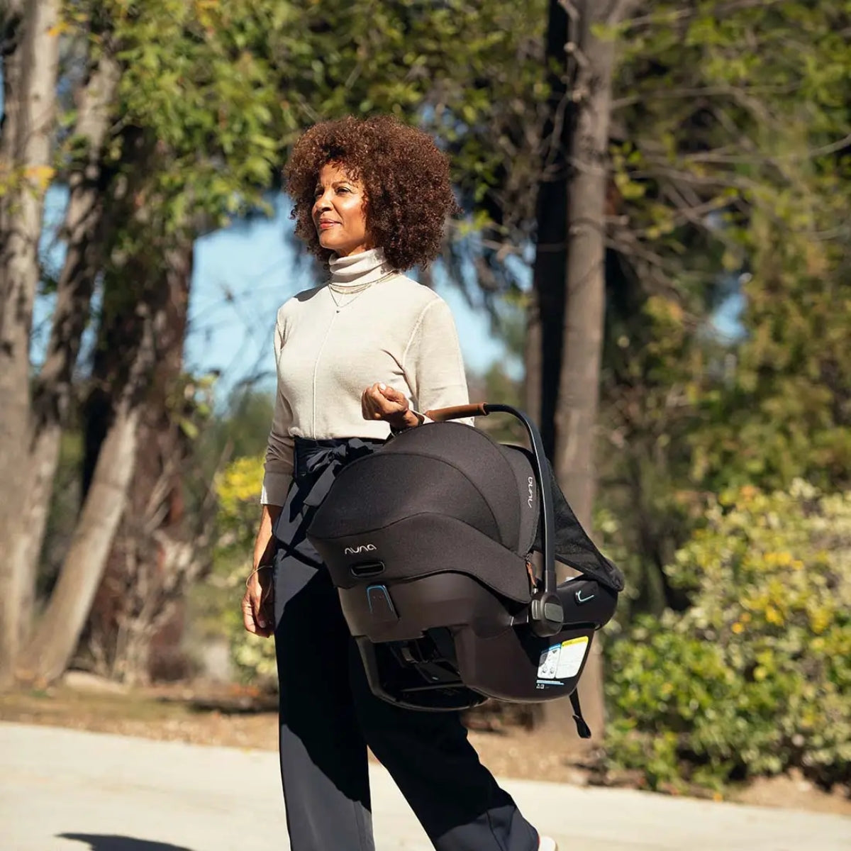 Bebê Conforto Nuna Pipa Aire + Pipa Series Base Caviar