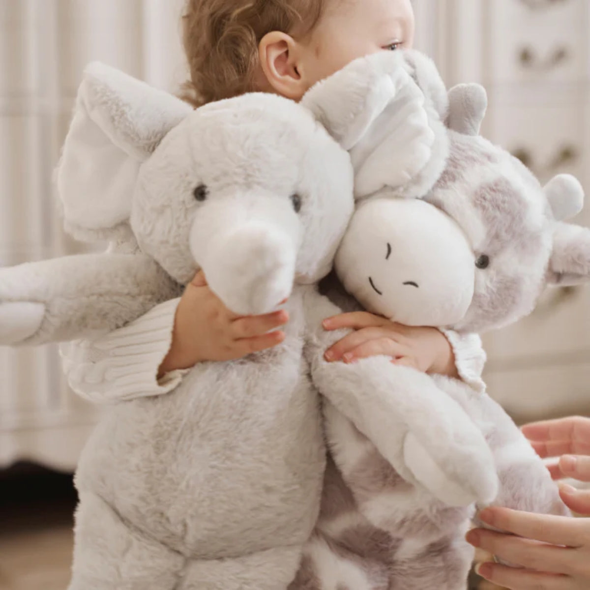 Elefante bebê elegante, brinquedo de pelúcia Huggie para dormir com cobertor