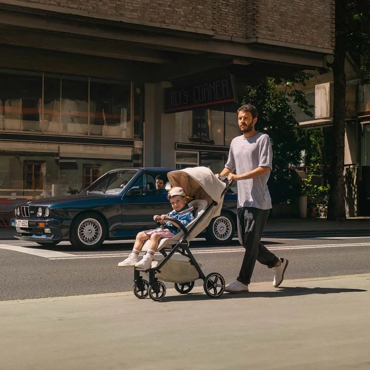 Carrinho de Bebê Nuna Trvl Lx Bmw Mica