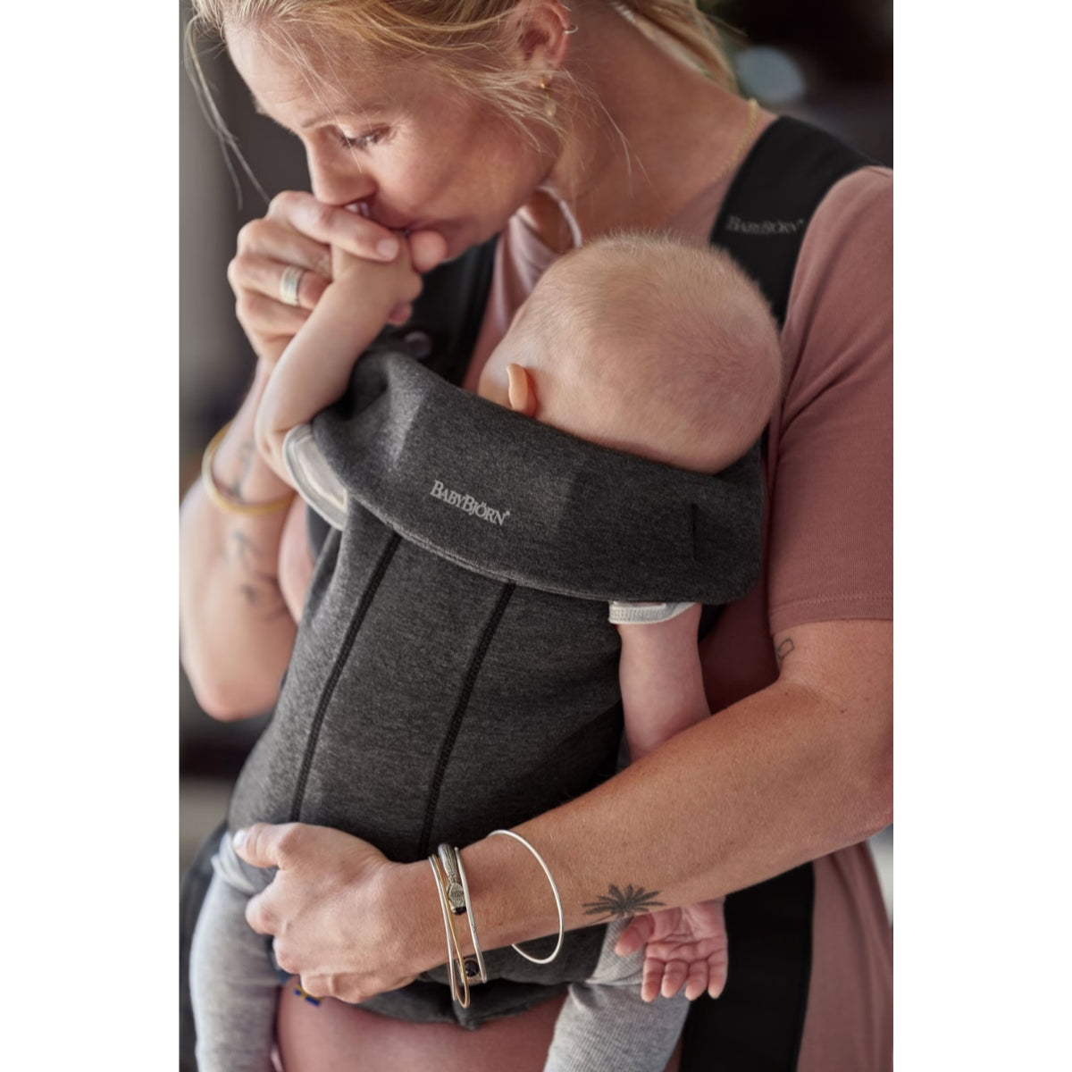 Canguru BabyBjörn Mini 3D Jersey Charcoal Gray