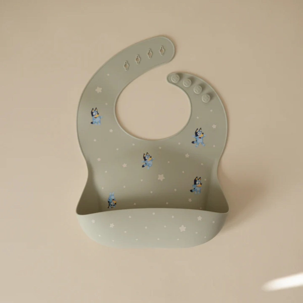 Babador De Silicone Infantil Mushie Bluey Sage