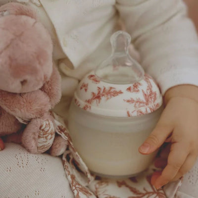 Conjunto Mamadeira e Naninha Élhée Tartine et Chocolat Toile de Jouy Coelhinho Augustin Terracotta

