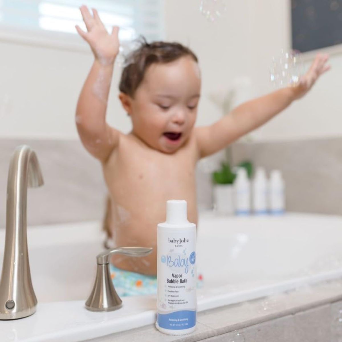 Vapor de Banho de Espuma Baby Jolie Para Bebês 210ML