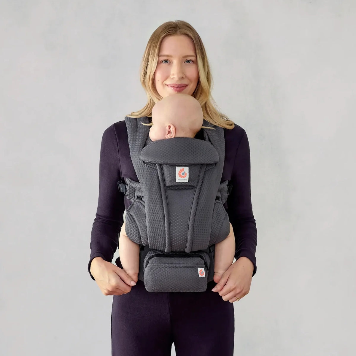 Ergobaby Omni Deluxe Mesh Baby Carrier - Graphite Grey on Luna Baby Store Miami