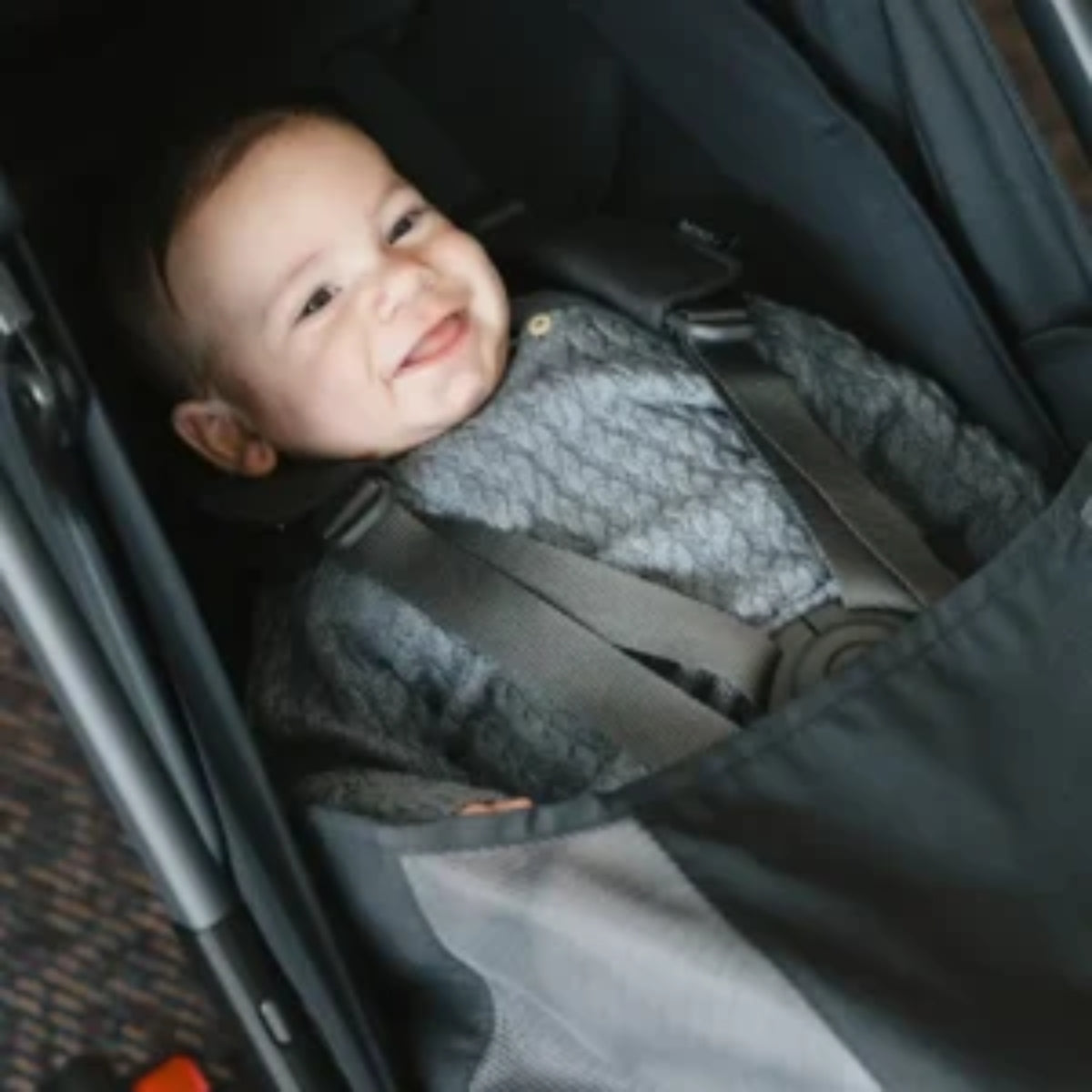 Carrinho De Bebê Uppababy Minu V3 Carbon Frame Greyson