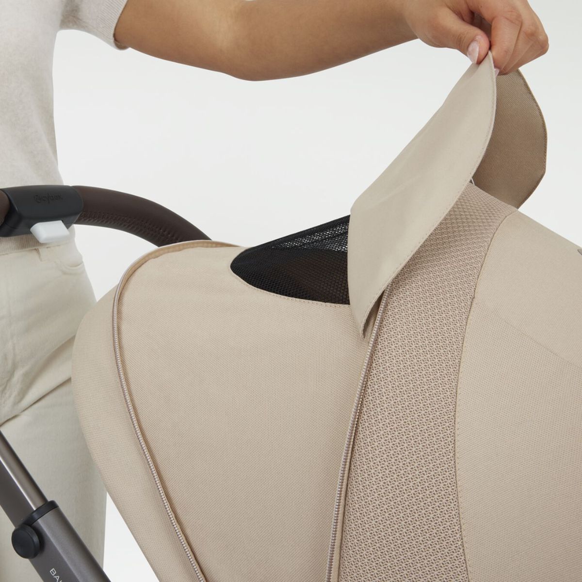 Carrinho De Bebê Cybex Balios S Lux Almond Beige (Taupe Frame)

 on Luna Baby Store Miami