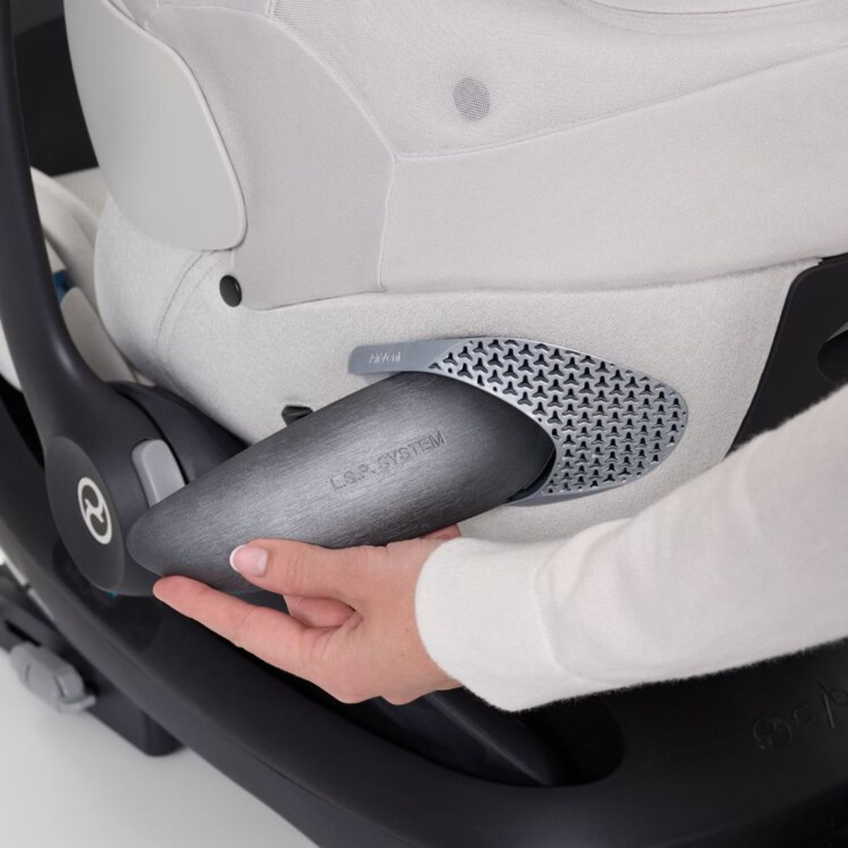 Cybex Cloud T Infant Car Seat w/ SensorSafe - City Grey on Luna Baby Store Miami