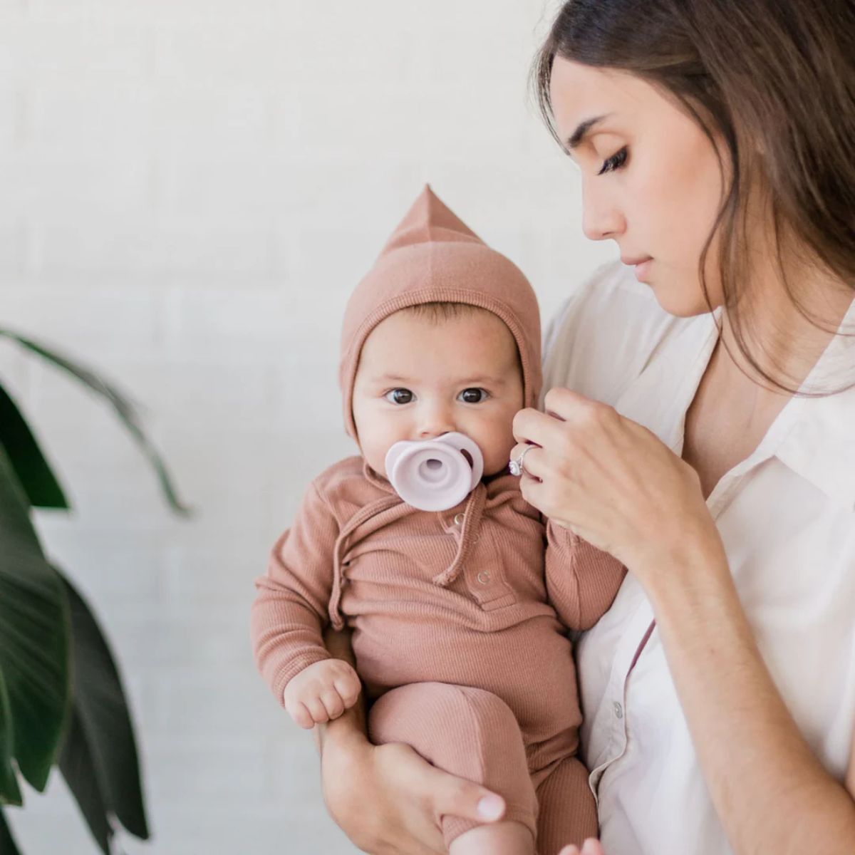 Doddle & Co. The Pop Pacifier - Make Me Blush Pink