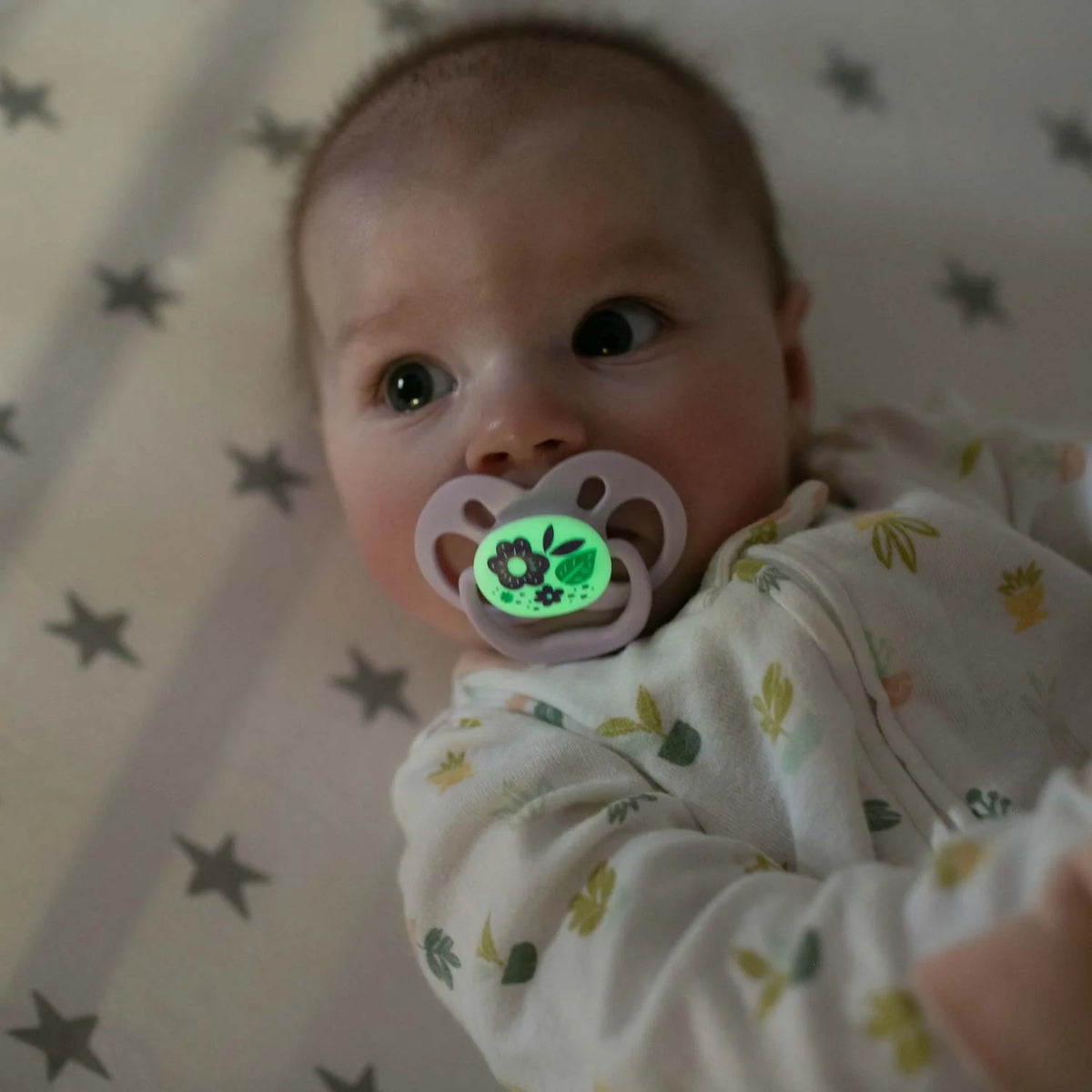 Dr. Brown’s Advantage Glow-in-the-Dark Pacifiers 6-18M Pack of 2 Purple Nature