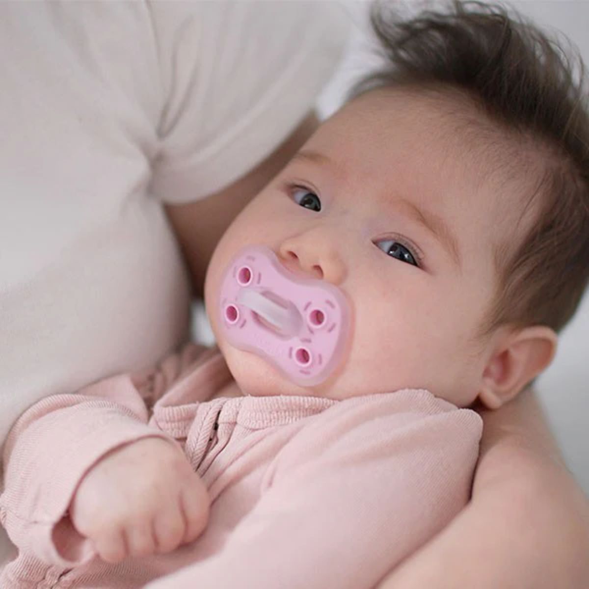 Dr. Brown’s Advantage One-Piece Silicone Pacifier 3-Pack - 0-6M on Luna Baby Store Miami