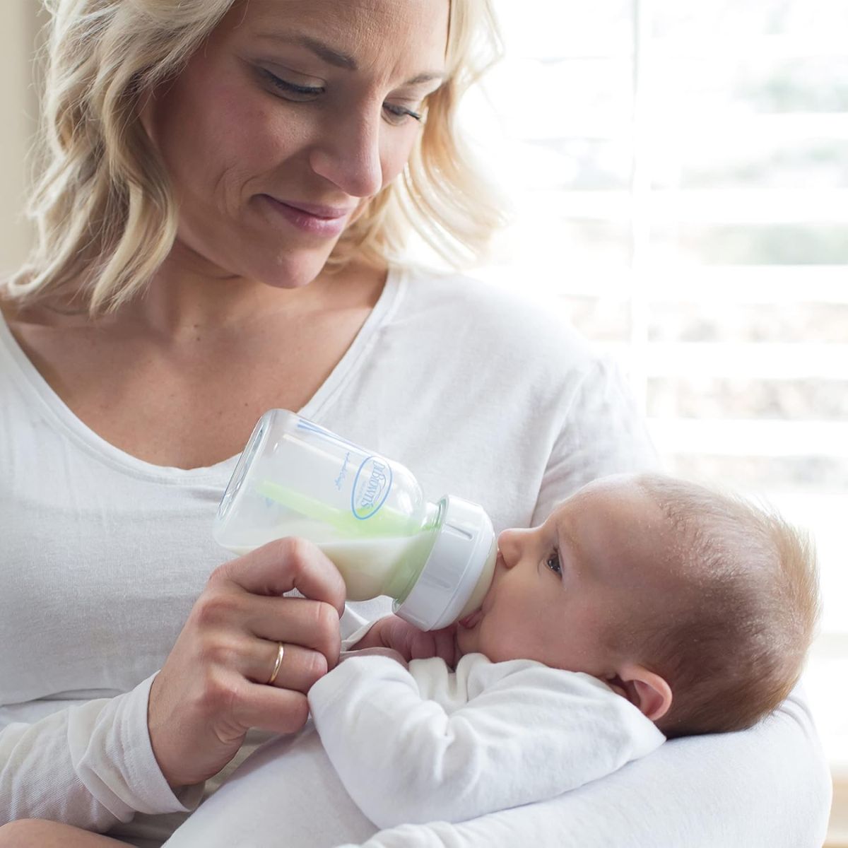 Dr. Brown’s Options+ Wide-Neck Baby Bottle Newborn Feeding Set - 0m+ on Luna Baby Store Miami