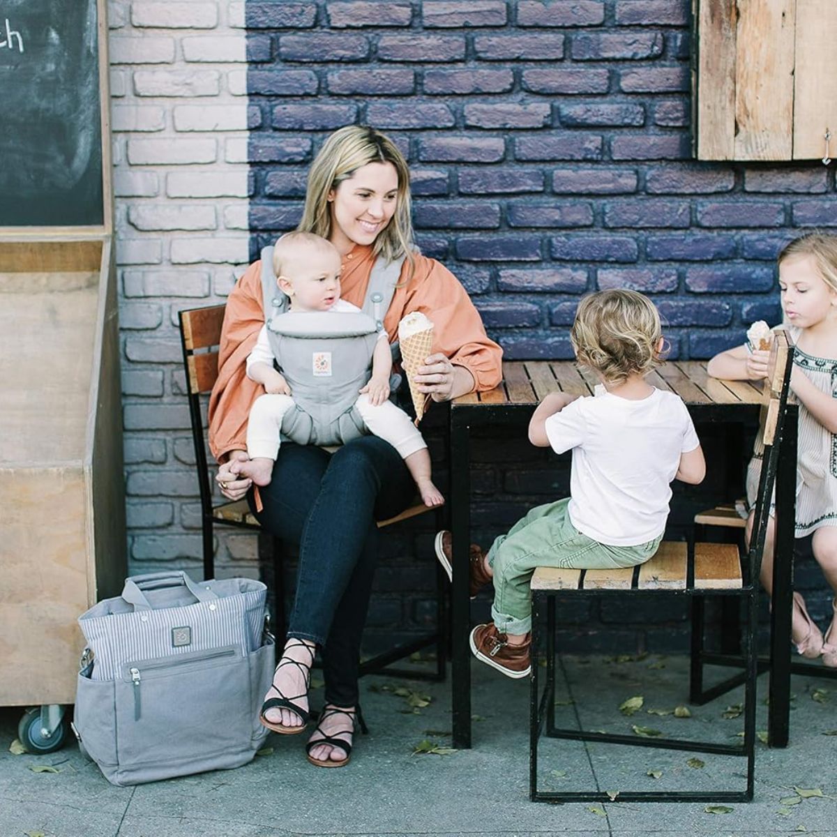 Canguru Infantil Ergobaby 4 Posições Omni Breeze - Pérola Cinza