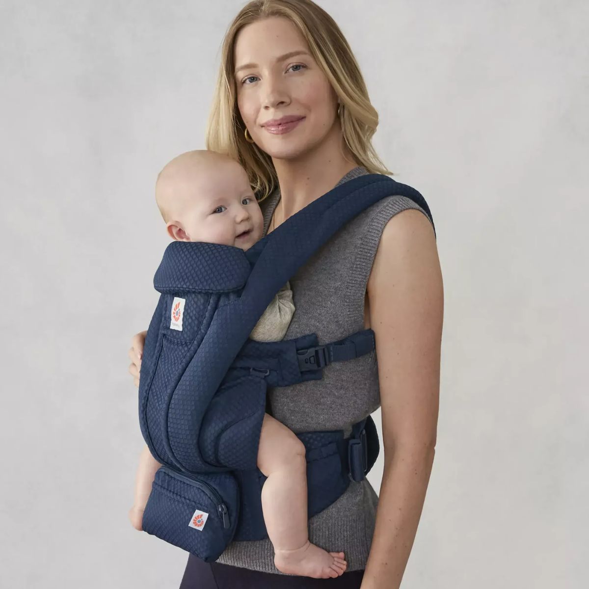 Ergobaby Omni Deluxe Newborn Baby Carrier 0-48M - Midnight Blue on Luna Baby Store Miami