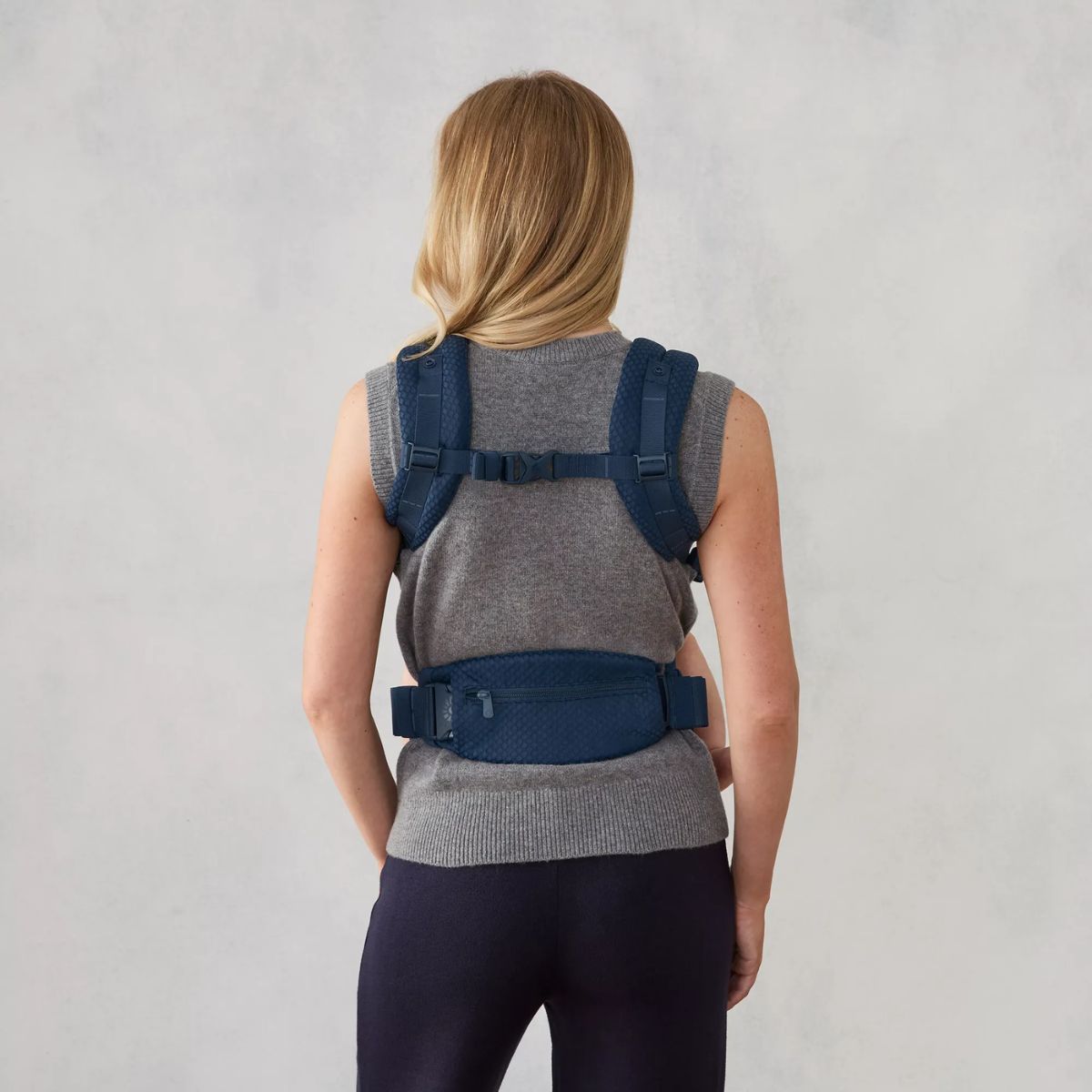 Ergobaby Omni Deluxe Newborn Baby Carrier 0-48M - Midnight Blue on Luna Baby Store Miami