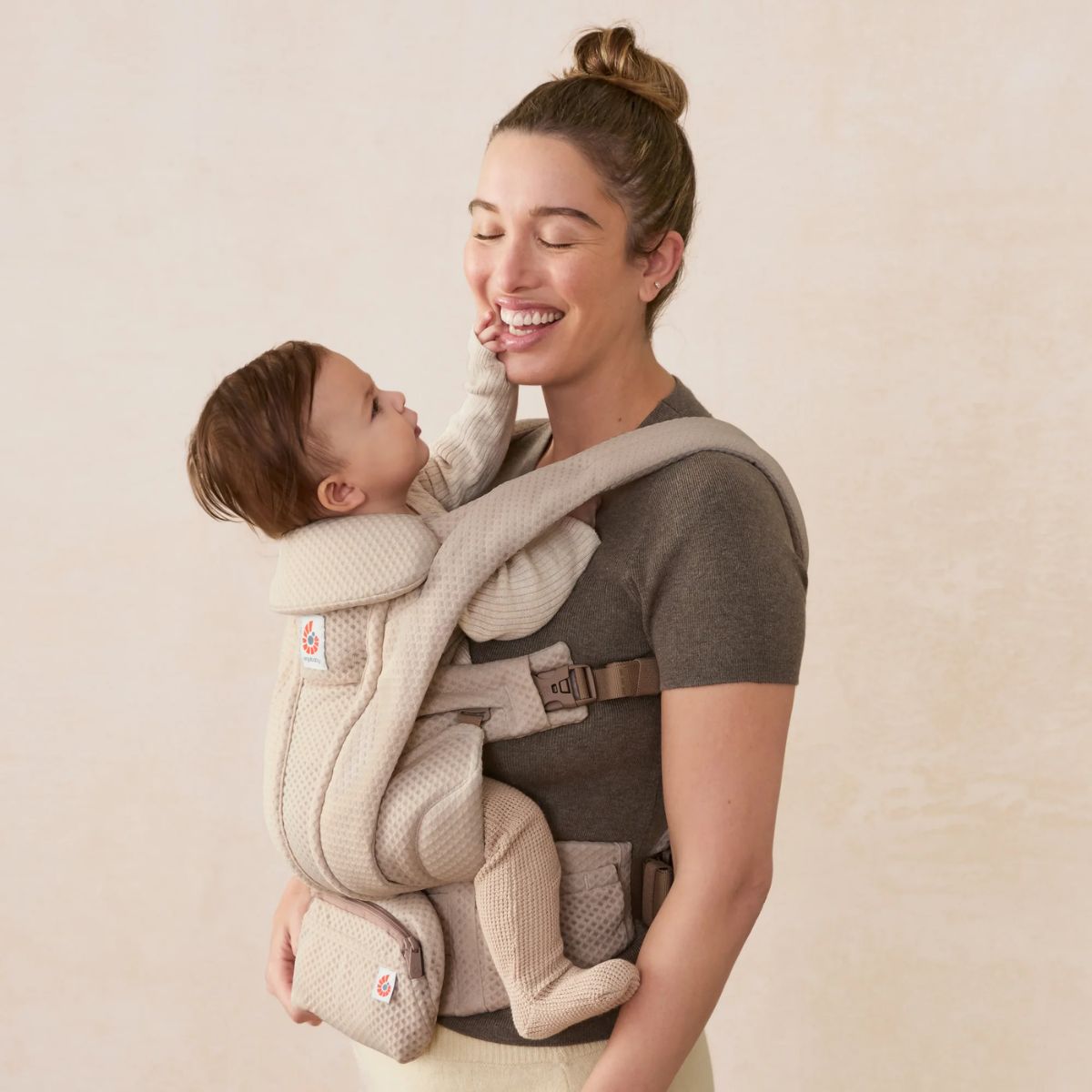 Ergobaby Omni Deluxe Newborn Baby Carrier 0-48M - Natural Beige