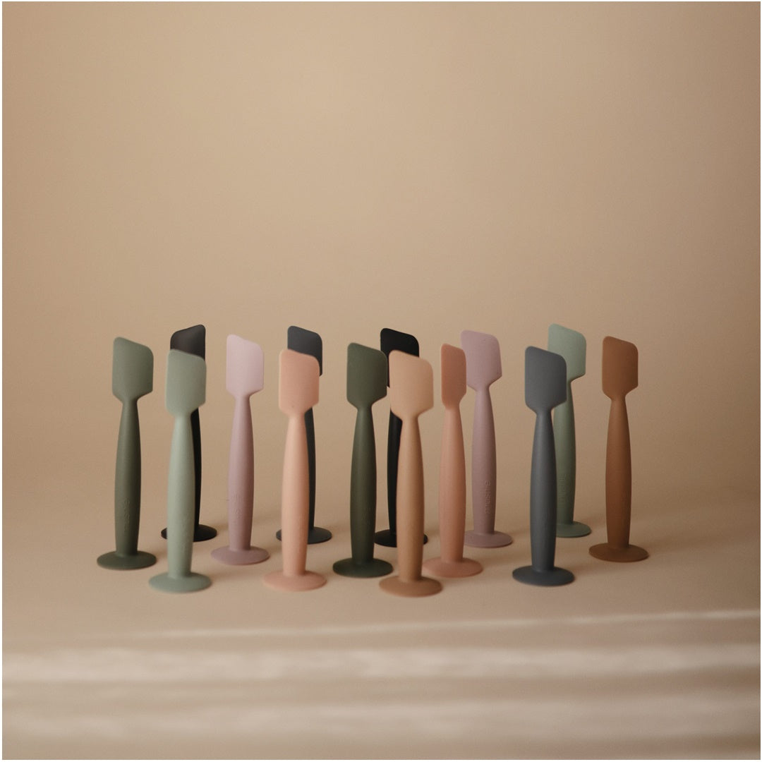 Espátula Para Aplicar Creme em Fralda Mushie Cambridge Blue