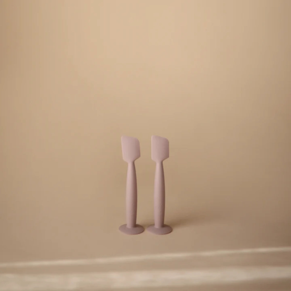 Espátula Para Aplicar Creme em Fralda Mushie Soft Lilac