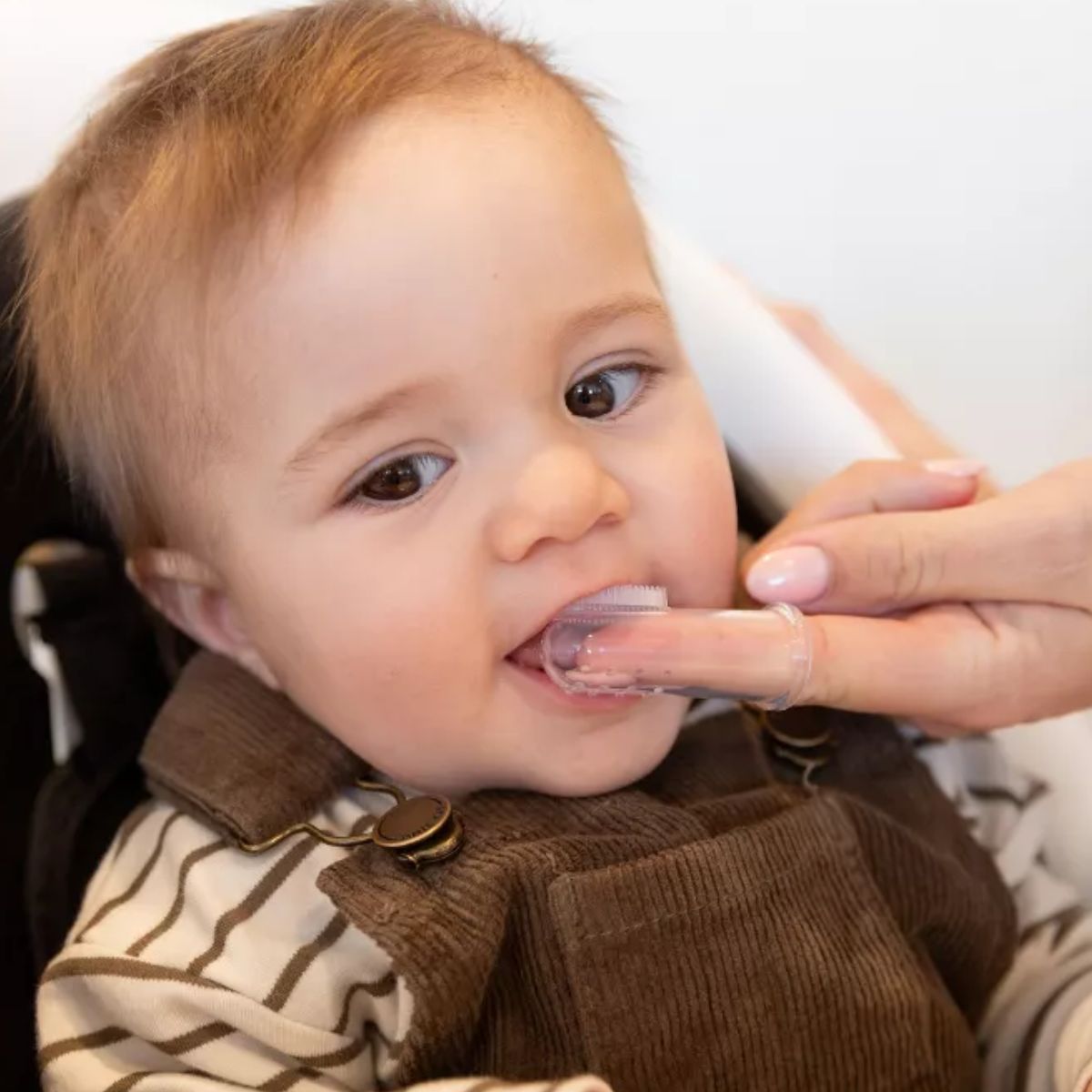 Kit Escova Dedeira De Silicone Para Bebês Haakaa 2 Unidades on Luna Baby Store Miami