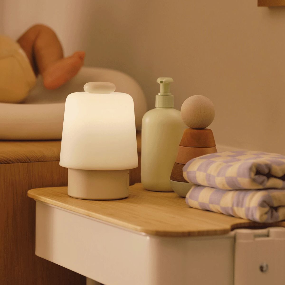 Ruído Branco Infantil Hatch Rest Baby Putty on Luna Baby Store Miami