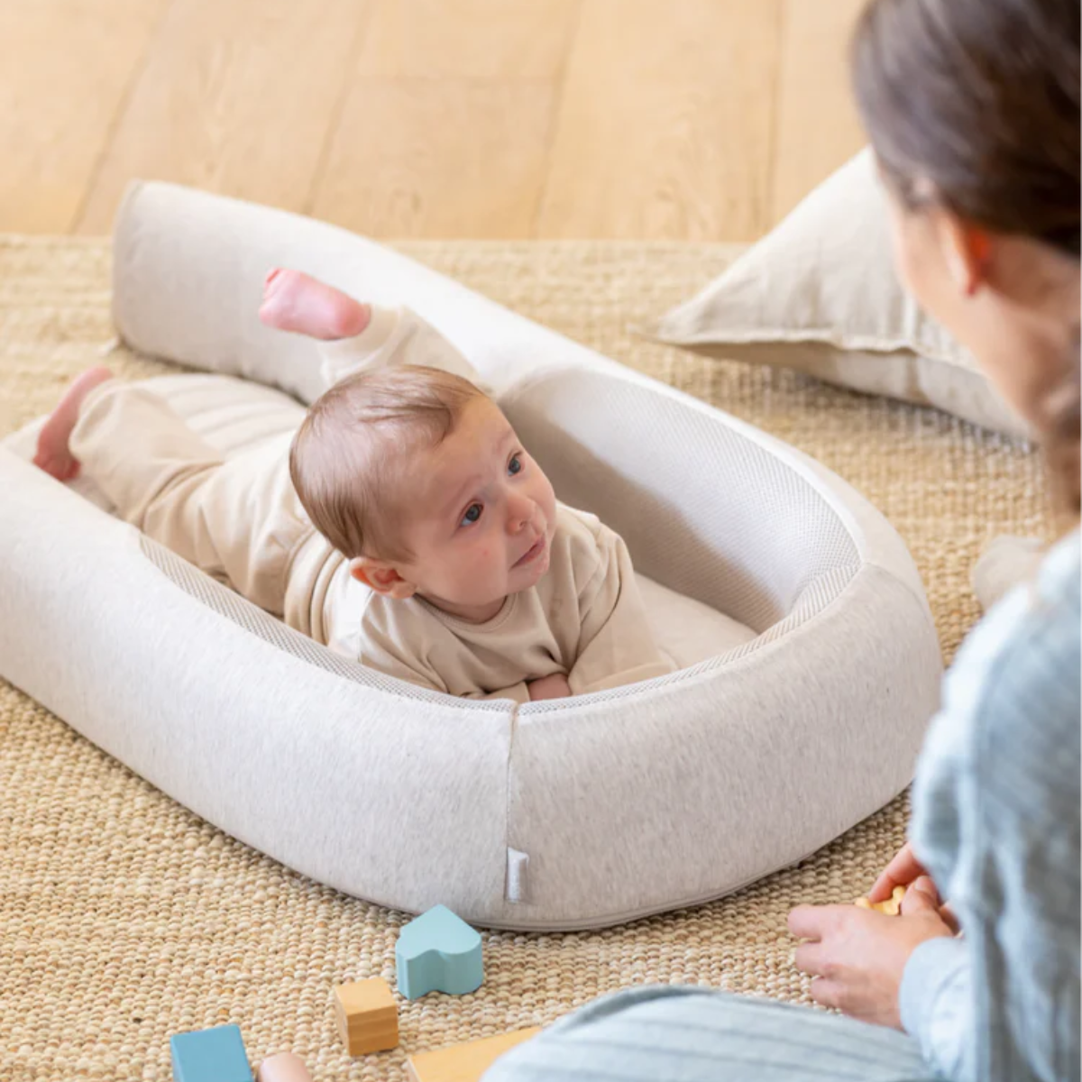 Inglesina Welcome Pod Lounger - Quiet Beige on Luna Baby Store Miami