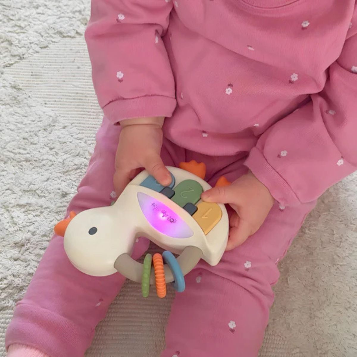 Brinquedo Piano Interativo Iluminado Bitzy Tunes Itzy Ritzy

 on Luna Baby Store Miami