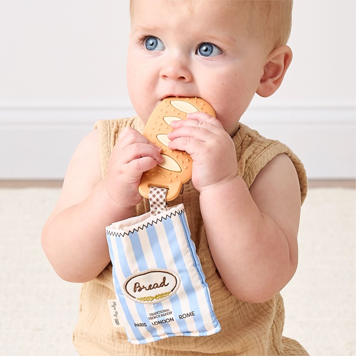 Itzy Ritzy Teensy Crinkle Teether