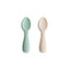 Kit de Colheres Para Bebês Mushie Cambridge Blue e Shifting Sand on Luna Baby Store Miami