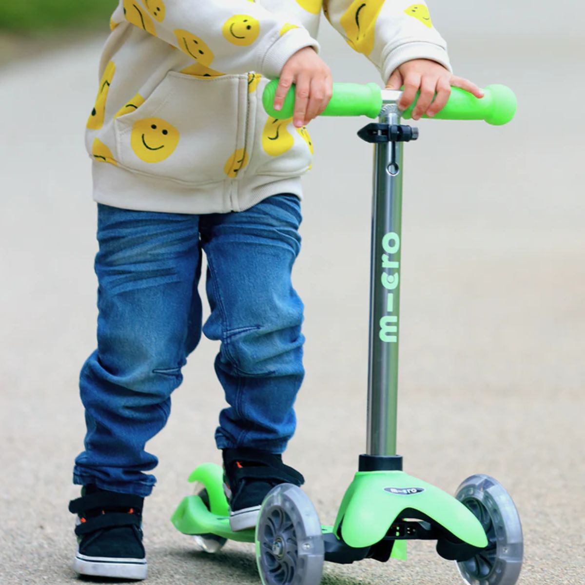 Patinete Infantil Micro Mini Glow Plus LED Icy Lime

 on Luna Baby Store Miami