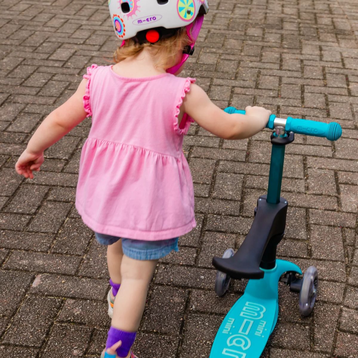 Assento Infantil Micro Mini Seat para Patinete Mini Scooter 1M+ Black on Luna Baby Store Miami