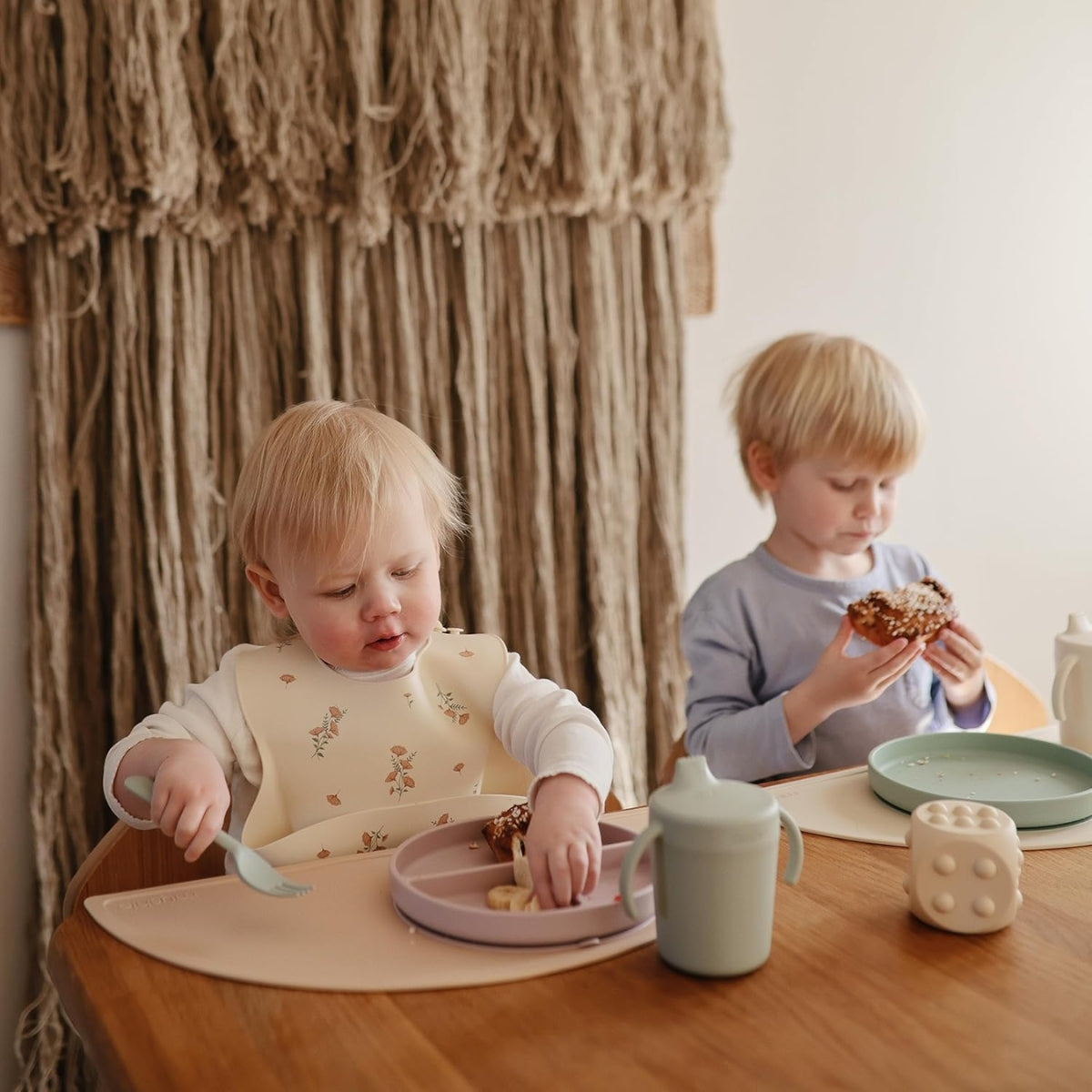 Prato De Sucção Infantil Clássico Mushie Cambridge Blue