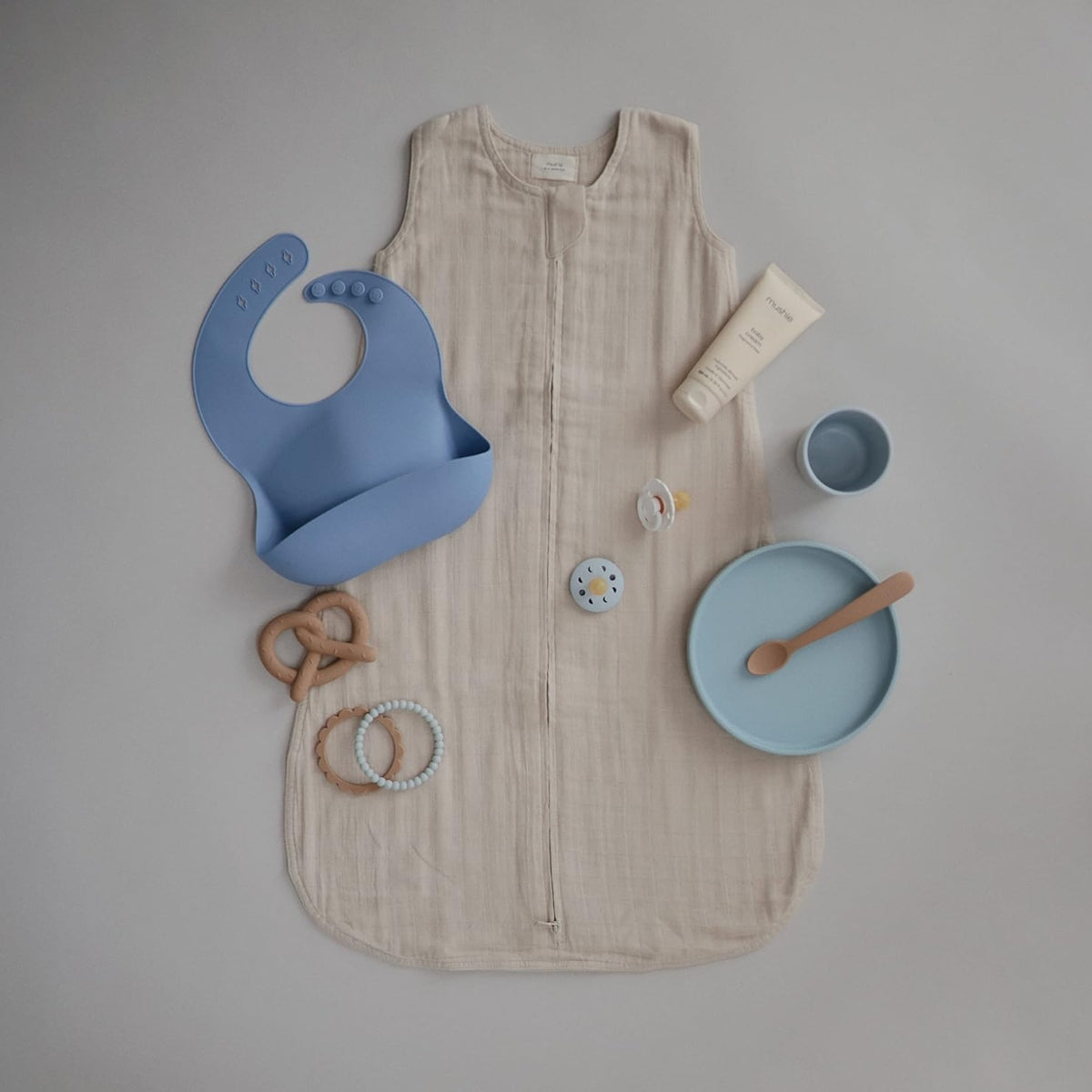 Prato De Sucção Infantil Clássico Mushie Powder Blue