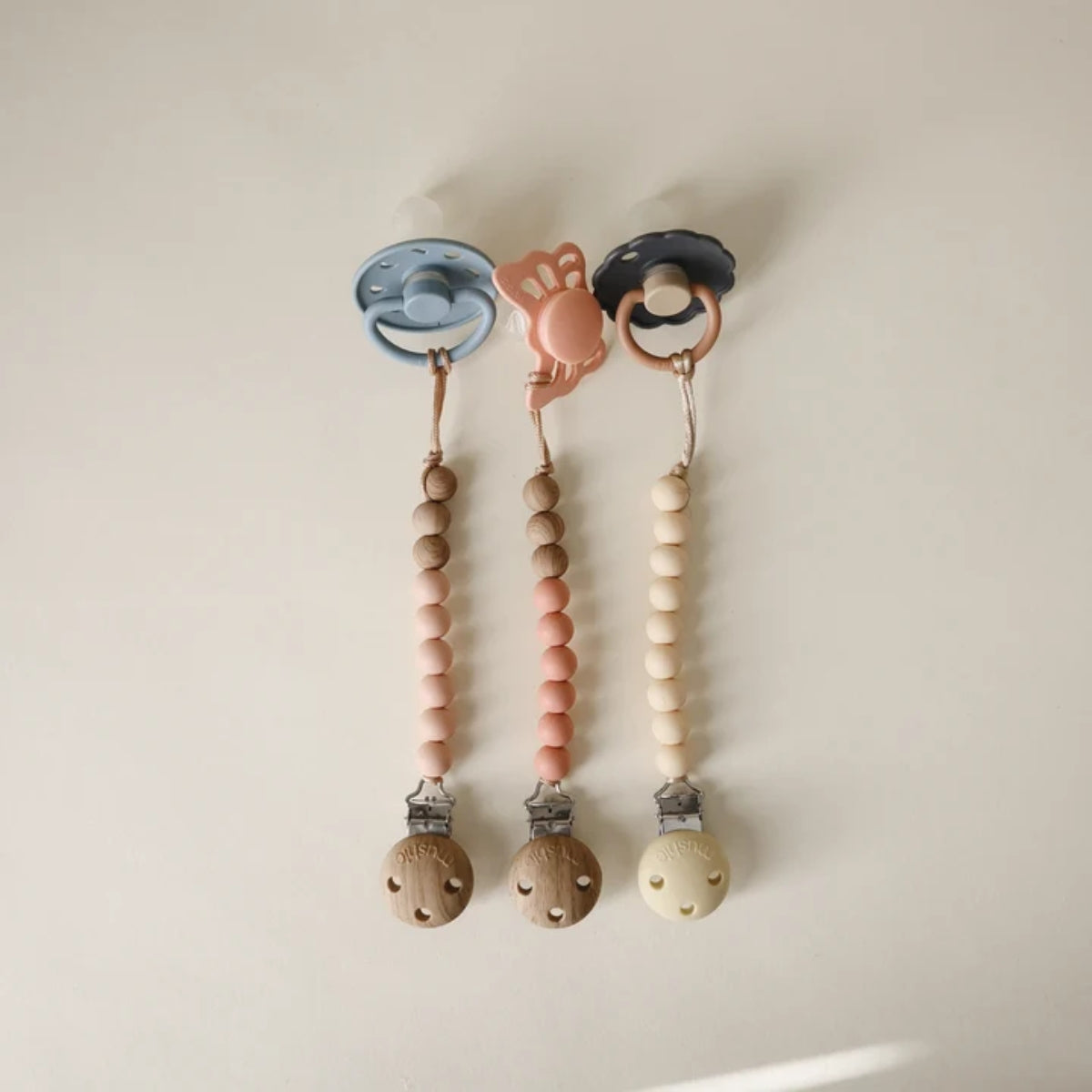 Mushie Silicone Pacifier Clip | Eva Powder