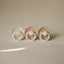 Kit de Chupetas Mushie Frigg Daisy Night Natural Blush e Cream

 on Luna Baby Store Miami