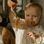 Kit De Chupetas Simétricas Lucky Mushie 6-18M Cream e Blush on Luna Baby Store Miami