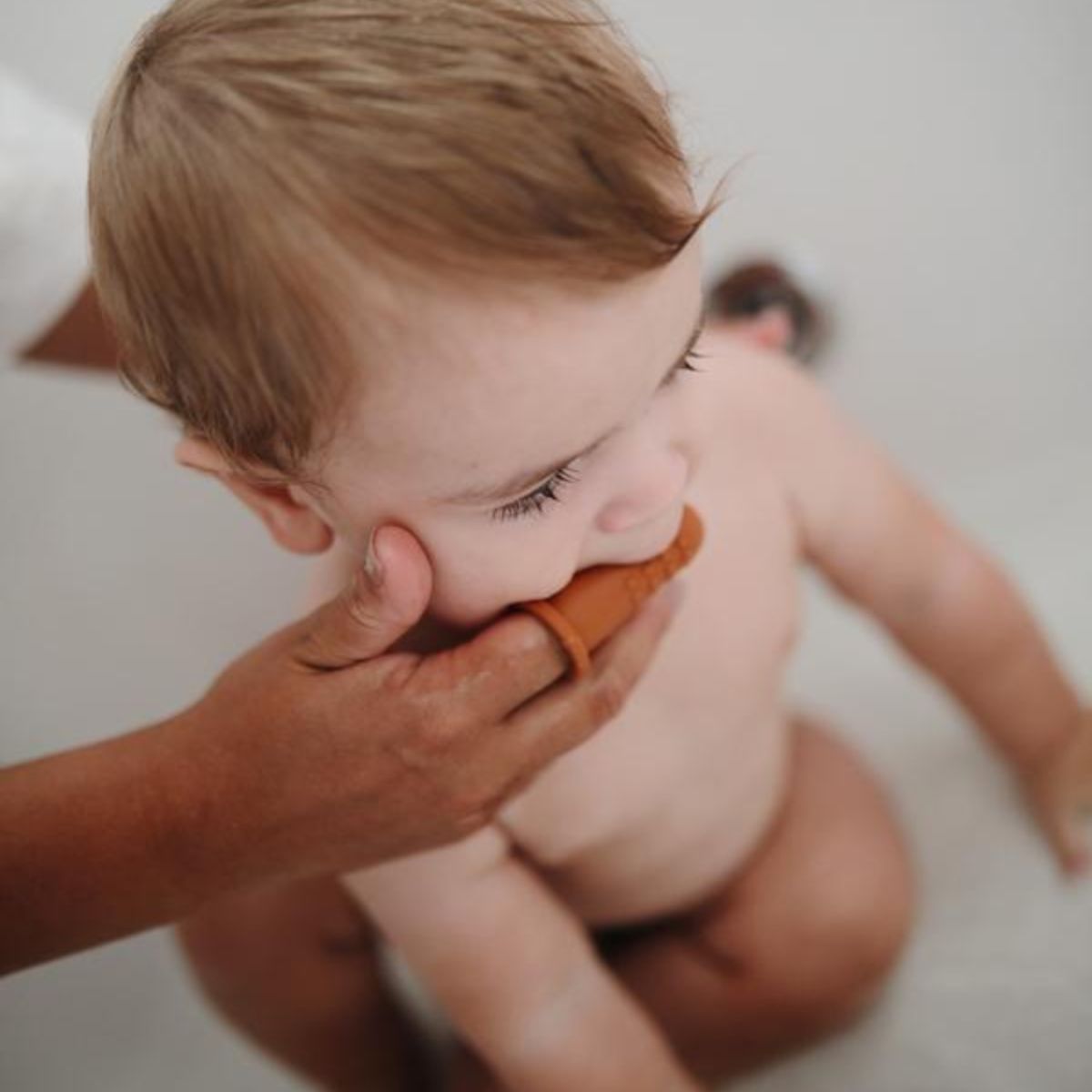Kit de Escovas Dededeiras Mushie Clay/Shifting Sand