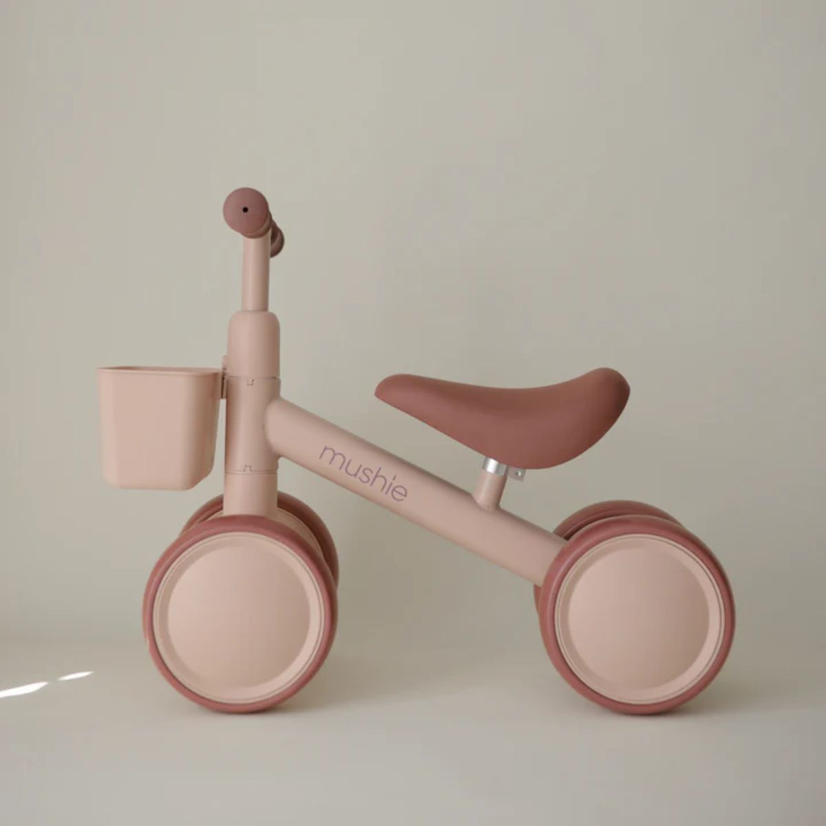 Mini Bike Infantil Mushie Blush on Luna Baby Store Miami