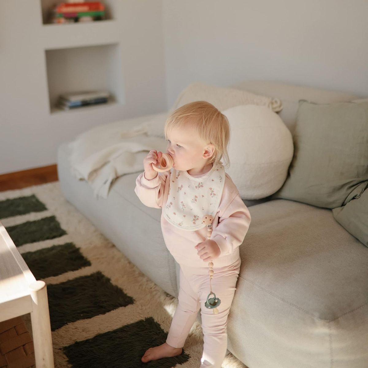 Prendedor De Chupeta Infantil Mushie Luna Faux Wood