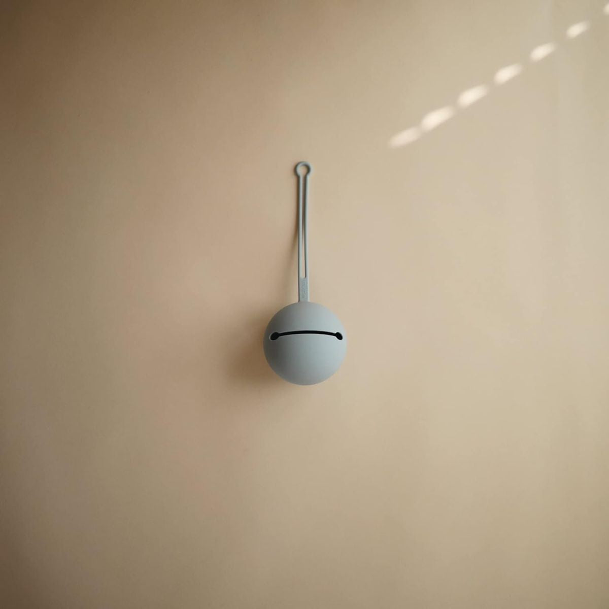 Porta Chupeta Infantil Mushie Cambridge Blue