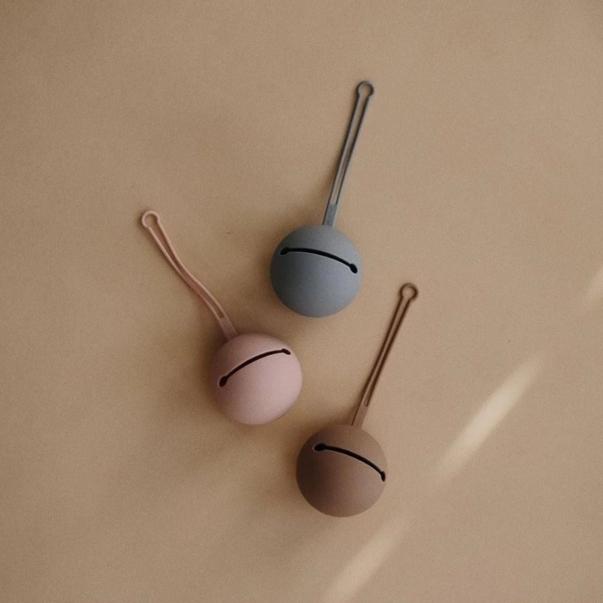 Porta Chupeta Infantil Mushie Cloudy Mauve