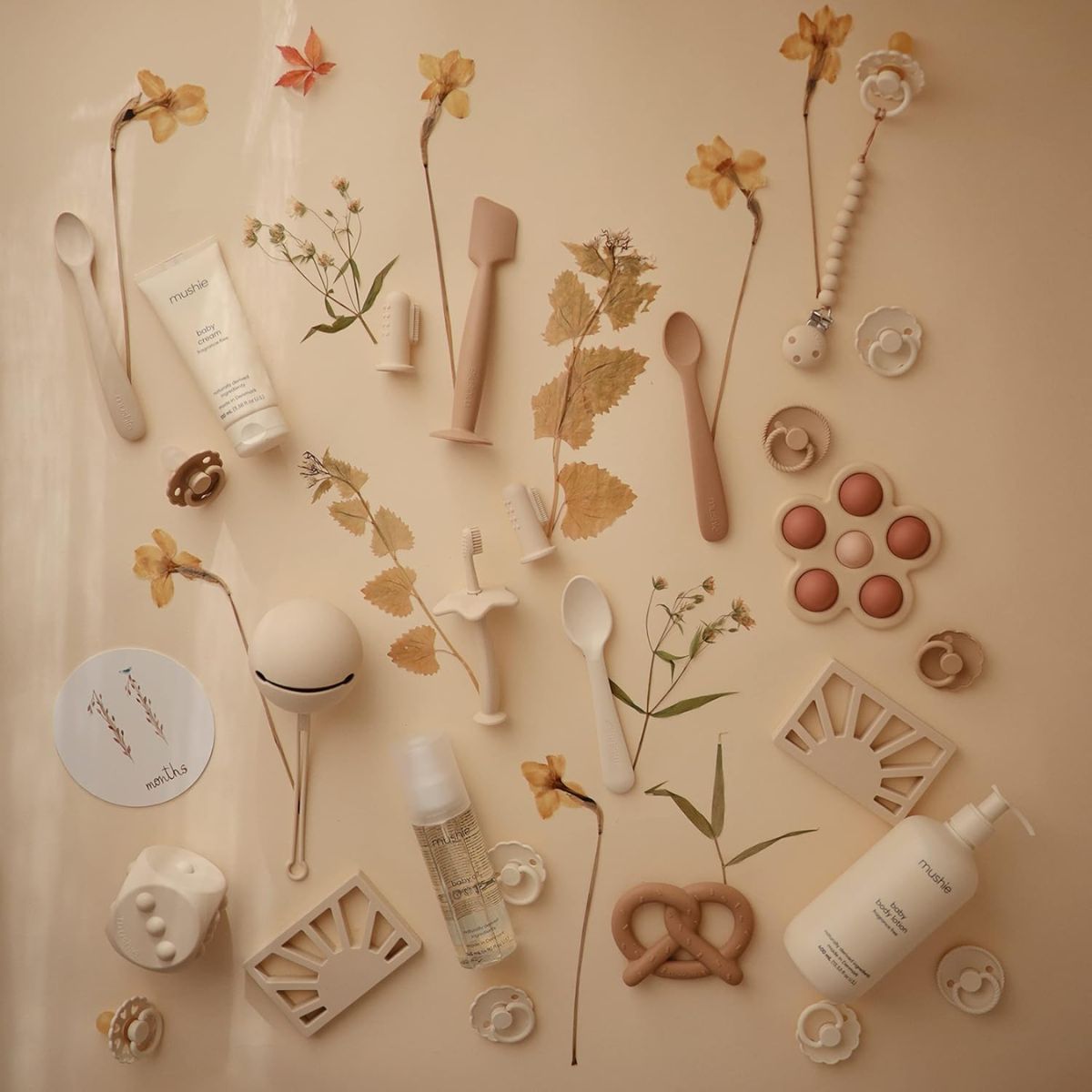 Porta Chupeta Infantil Mushie Shifting Sand