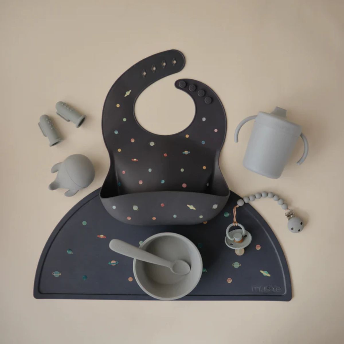 Jogo Americano Infantil Mushie Planets on Luna Baby Store Miami