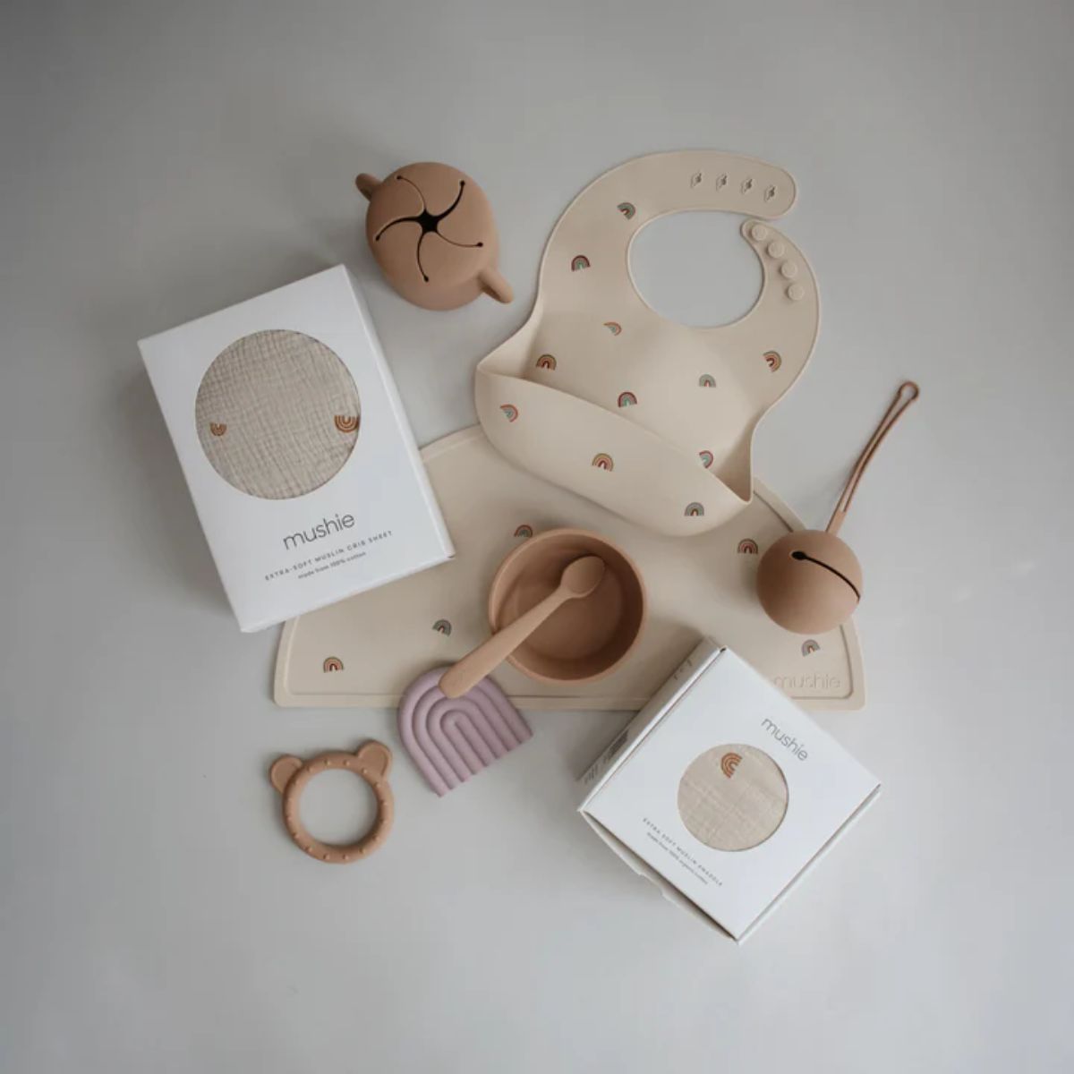 Jogo Americano Infantil Mushie Rainbows on Luna Baby Store Miami