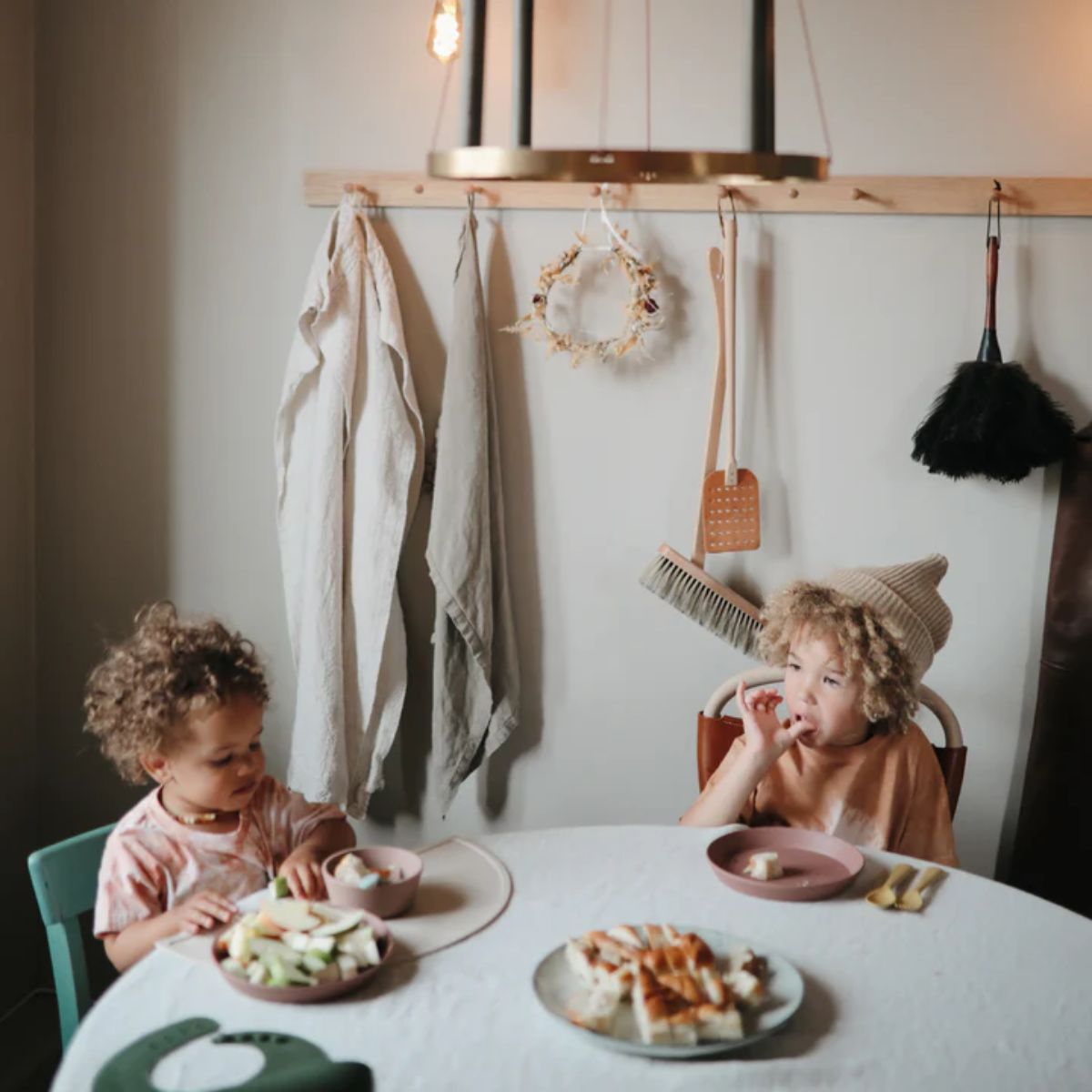 Tigela de Sucção Infantil Mushie Cloudy Mauve