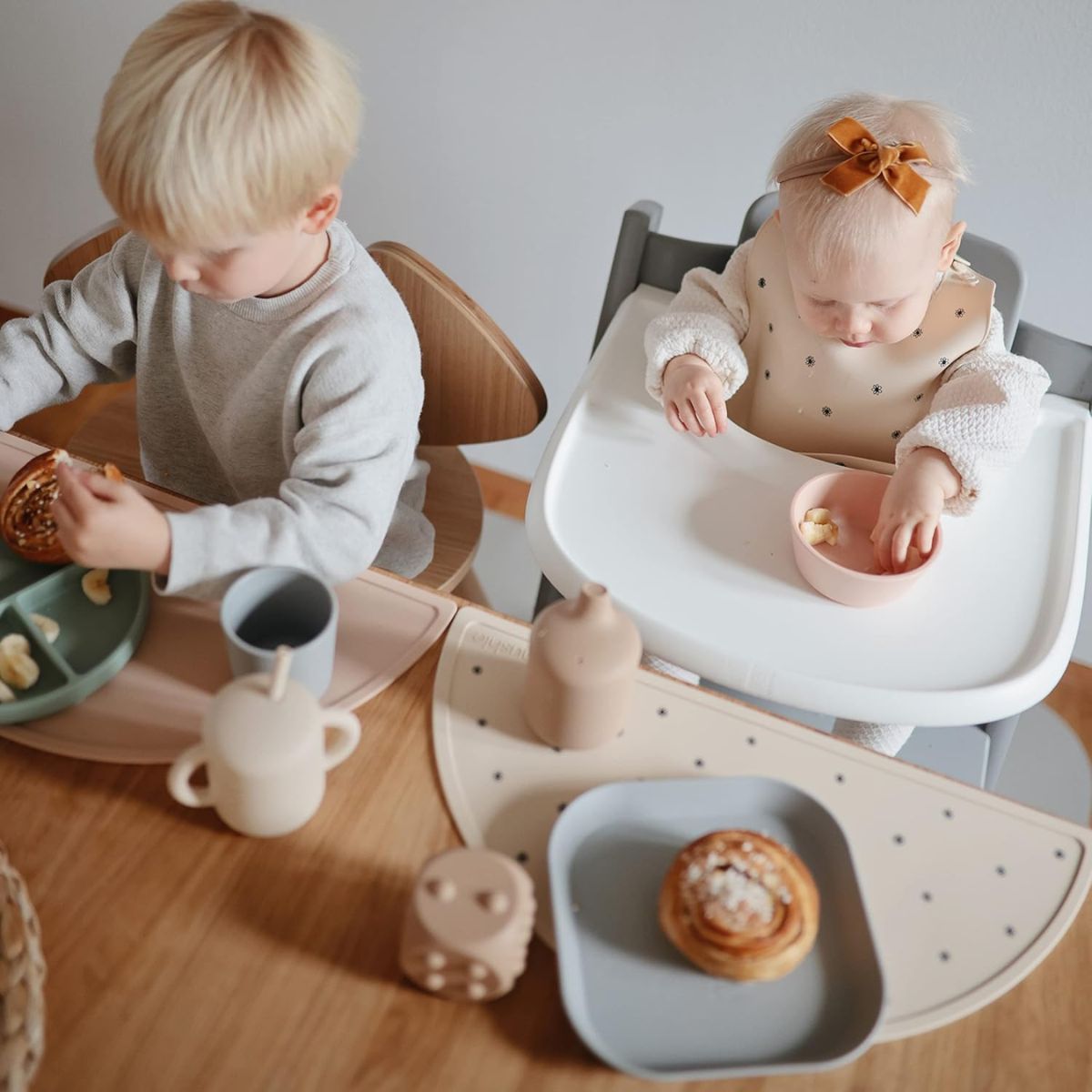 Tigela de Sucção Infantil Mushie Natural - BR on Luna Baby Store Miami