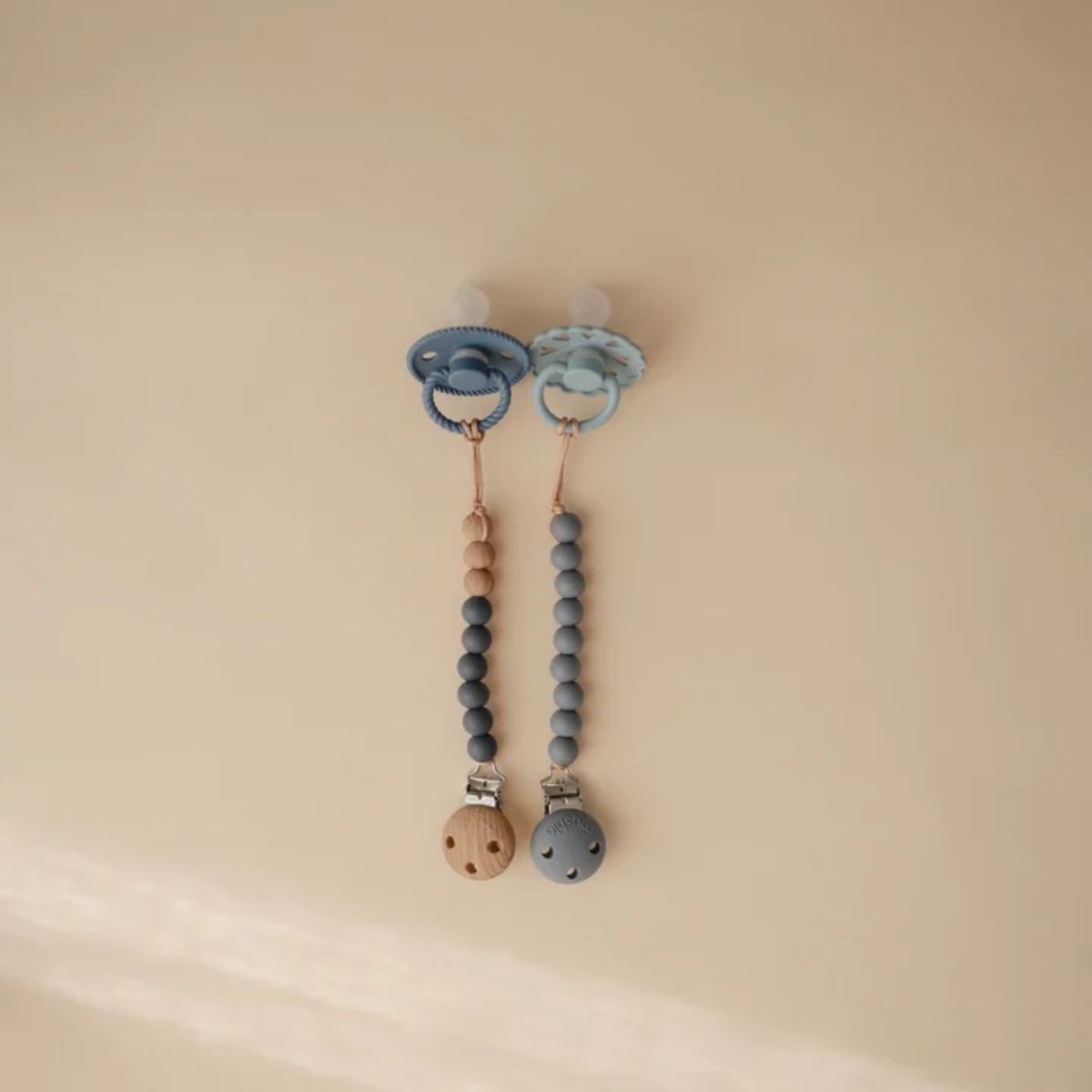 Mushie Silicone Pacifier Clip | Hera - Tradewinds