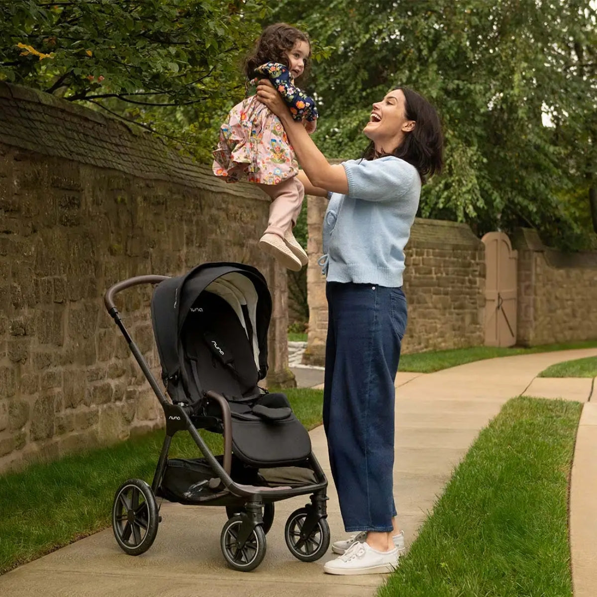 Nuna TRIV lx Stroller - Caviar