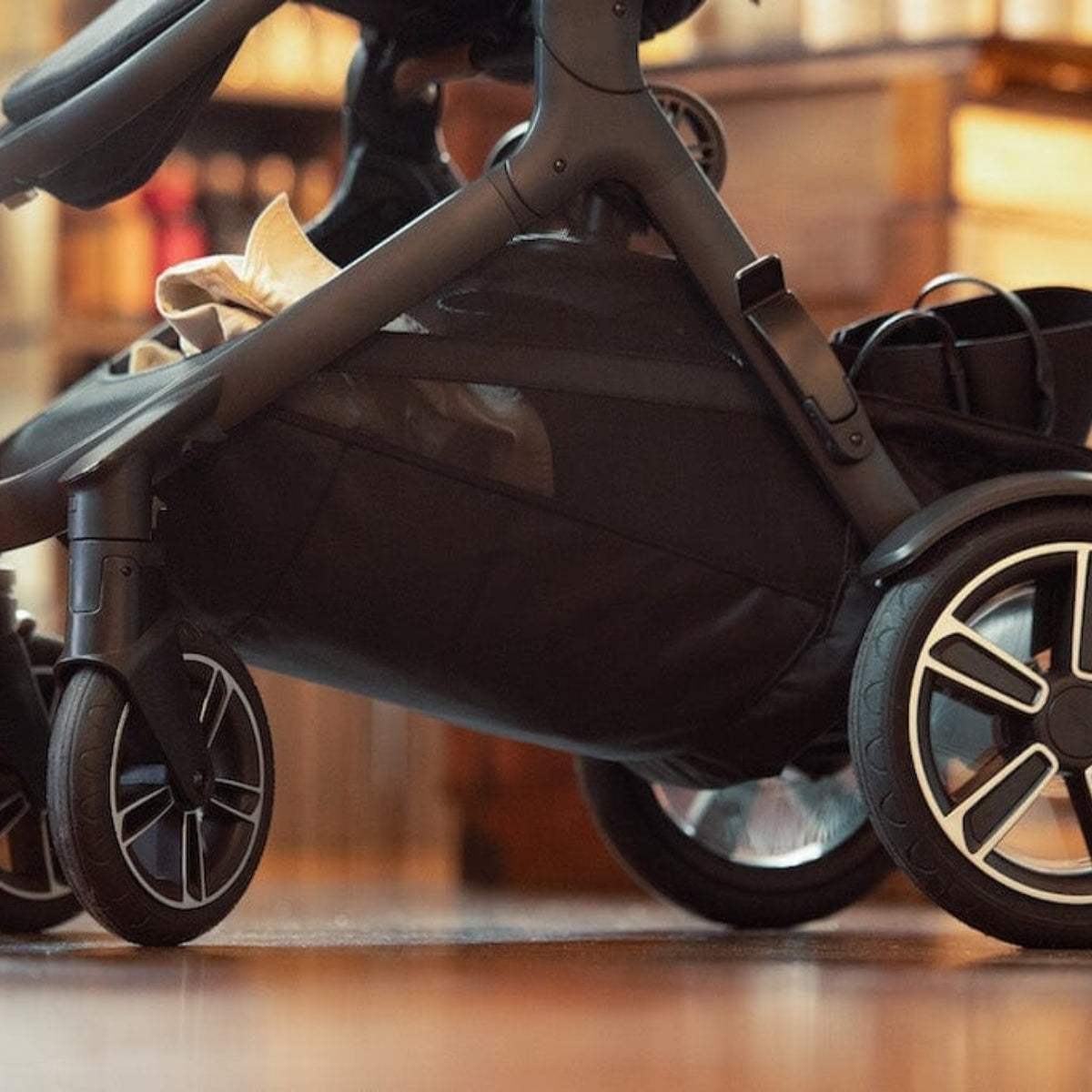 Carrinho de Bebê Travel Sistem Nuna Demi Next + Pipa Urbn Caviar