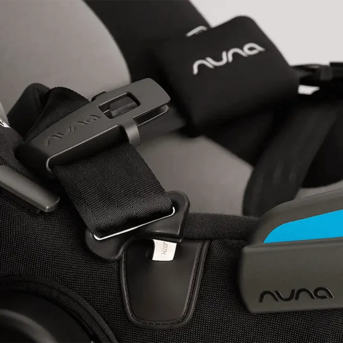 Bebê Conforto Nuna Pipa RX + Base RELX Caviar