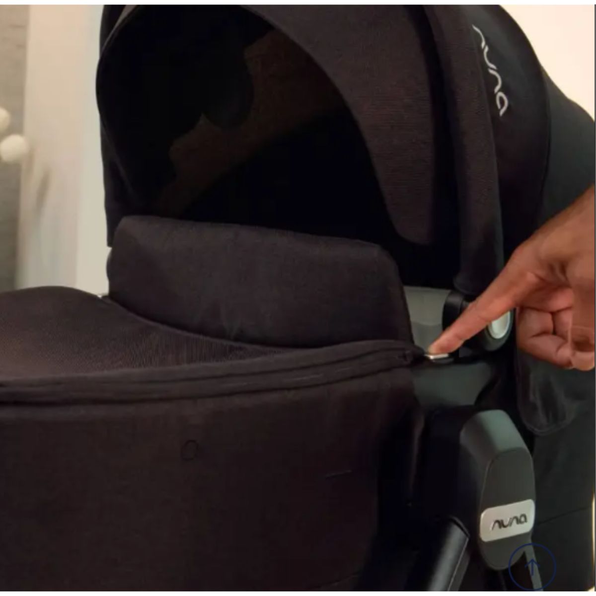 Moisés com Suporte Nuna Swiv e Triv BMW Collection Graphene on Luna Baby Store Miami